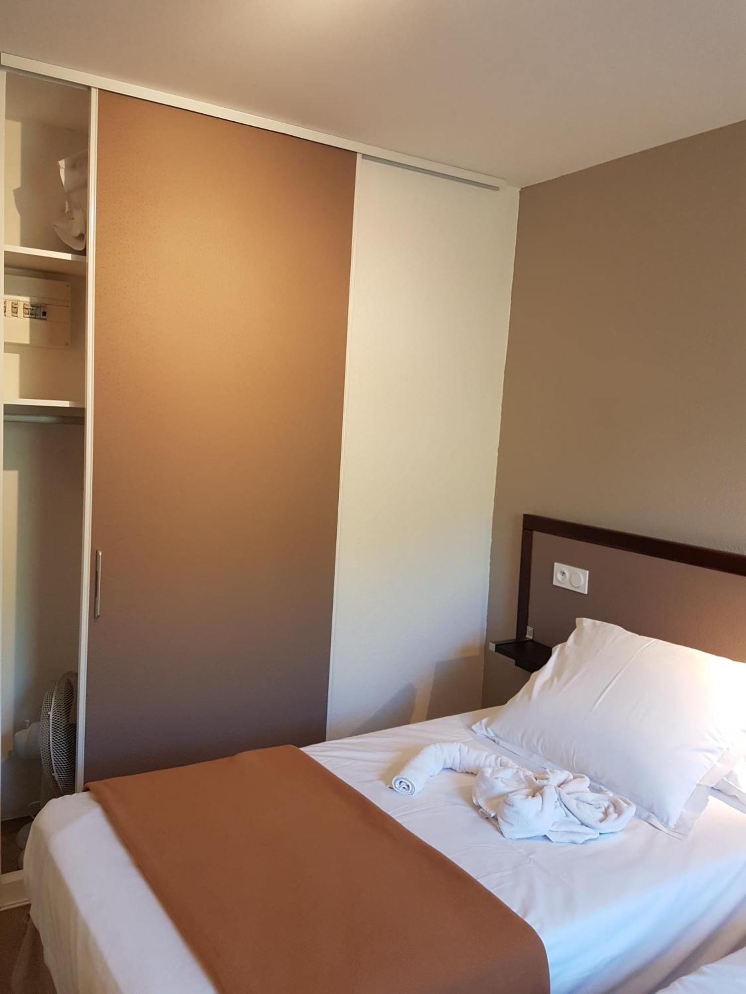 Hotel Les Gabarres Tour-de-Faure Værelse billede
